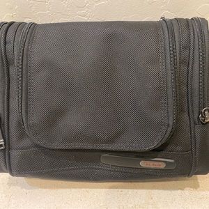 NWOT Tumi Mens Travel Dopp Kit brand new no tags. Excellent for travel!